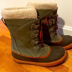 Kids Size 5 LLBean snow boots